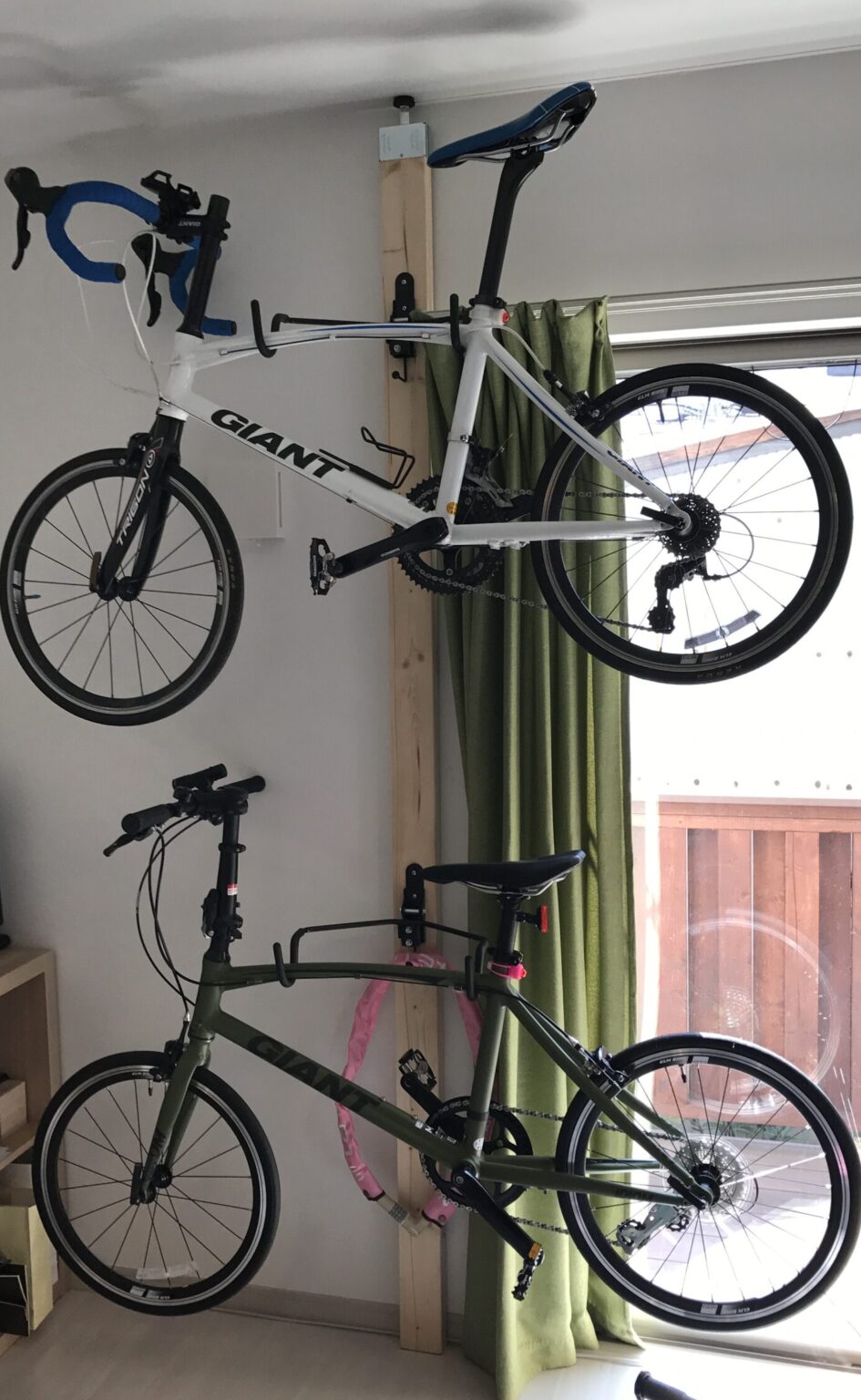 自転車 壁